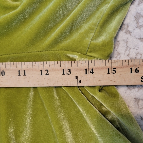 Fabletics Luxe Velour Joggers Women's Size 1X In Lime Green - Picture 11 of 13